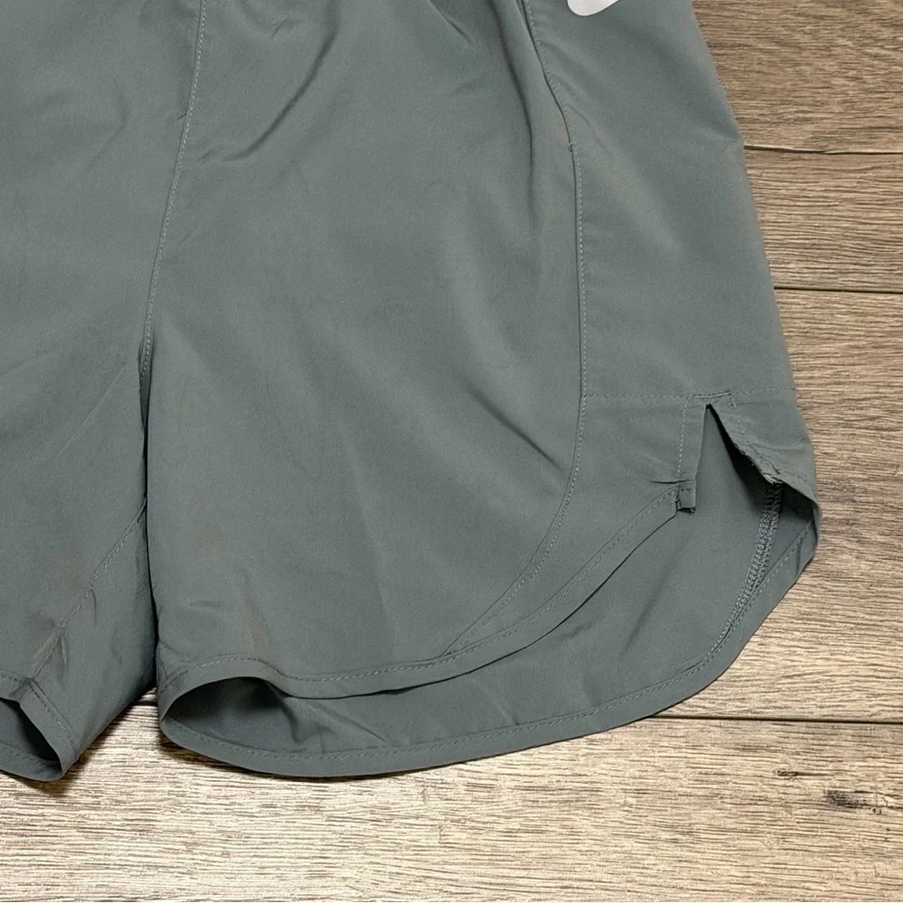 Nike Women's Nike Tempo Luxe Shorts 5